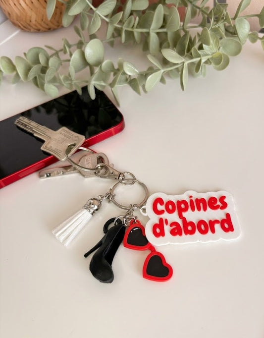 Porte-Clés "Copines d'Abord" – Le Bijou de Sac Iconique pour votre Bestie