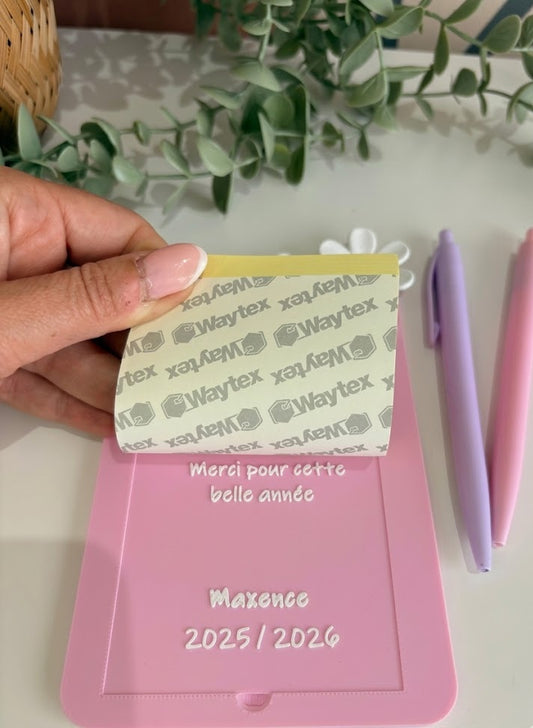 Porte-Bloc Notes Personnalisé "Fleurs" – Le Cadeau de Fin d’Année Idéal pour Maître(sse), ATSEM & Nounou