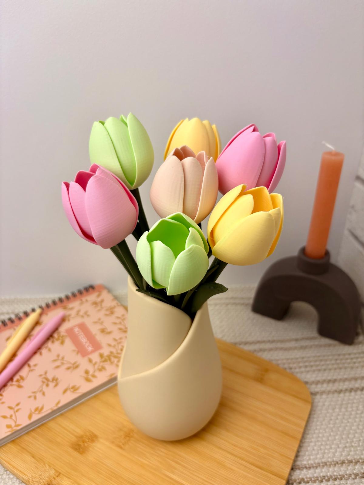 Bouquet de Tulipes Éternelles et Vase Design – Décoration Florale Personnalisée et Durable