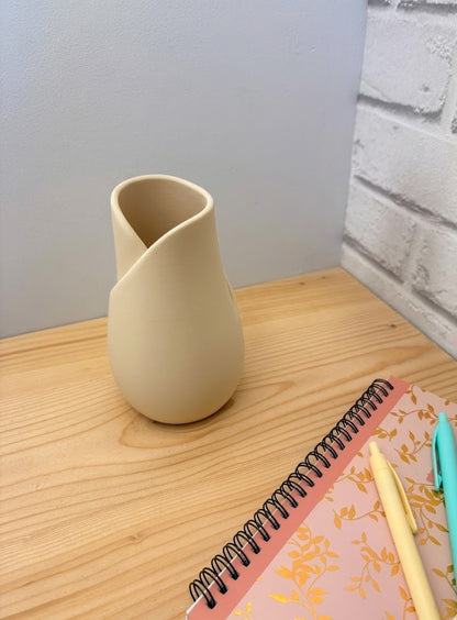 Bouquet de Tulipes Éternelles et Vase Design – Décoration Florale Personnalisée et Durable